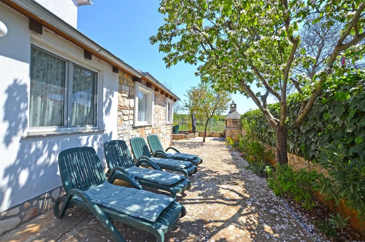 Bavica Apartments Rovinj 3*,